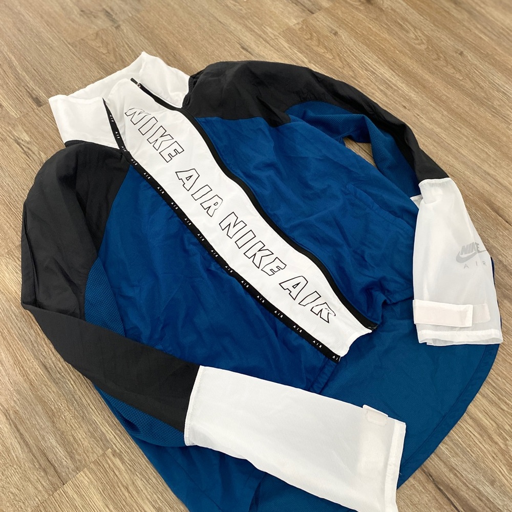 Nike Women’s windbreaker jacket - Picture 3 of 5